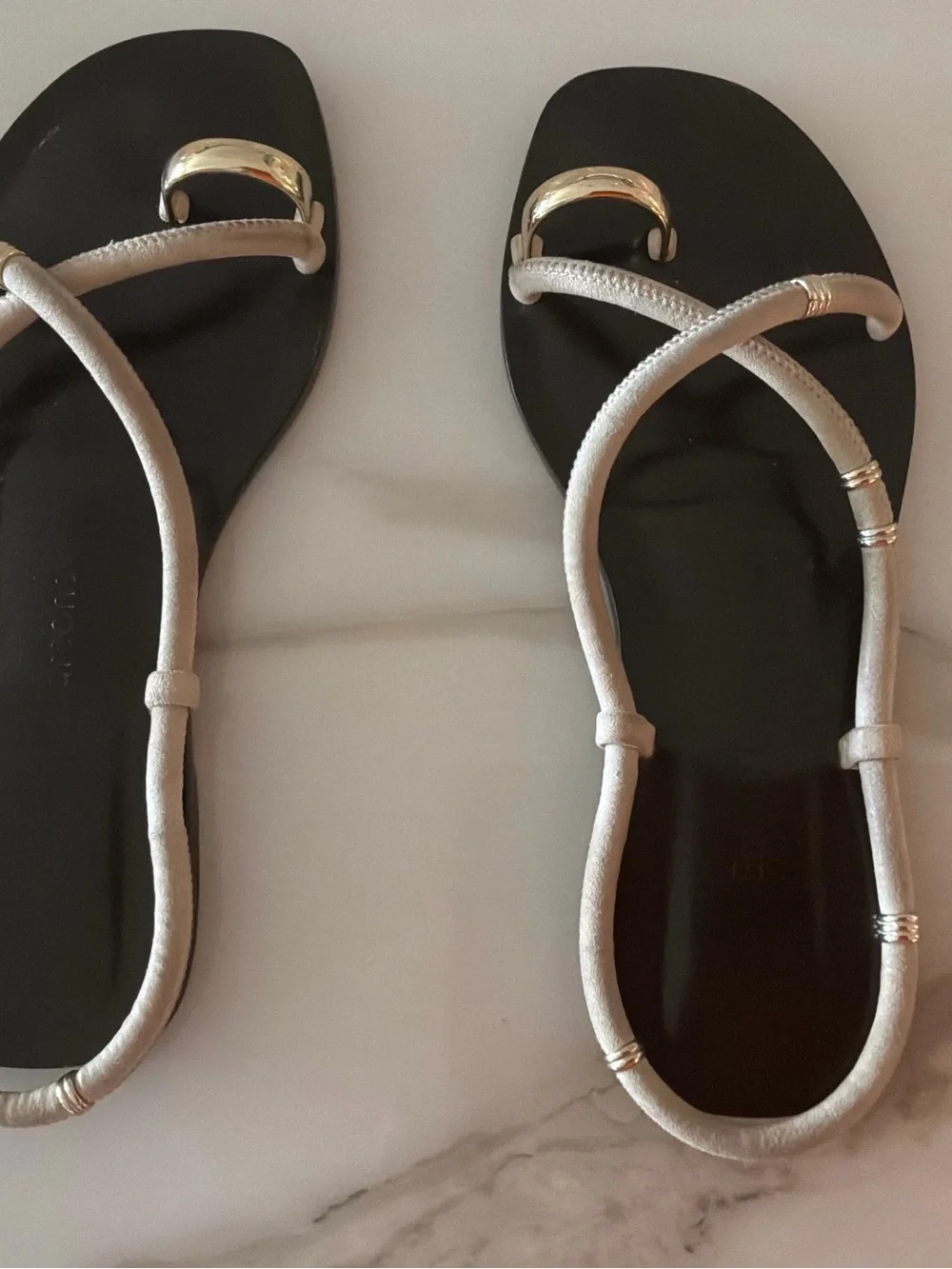 Laurie Bijoux Cream Leather Strappy Toe-Ring Flats